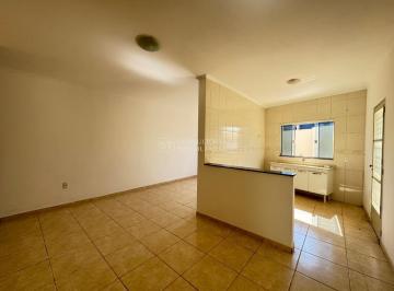 Foto 01 · Casa à venda em localização privilegiada: 3 quartos, 2 salas, 1 banheiro, 2 vagas de garagem e 80,18