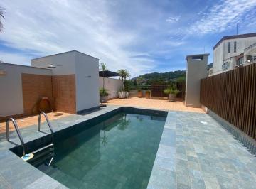 Apartamento · 277m² · 3 Quartos · 2 Vagas · Cobertura de 277m2 com 3 quartos sendo 1 suíte e 2 vagas à Venda, - Agronômica, Florianópolis