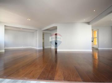 Apartamento · 244m² · 3 Quartos · 3 Vagas · Locação Alto padrão em Moema pássaros!