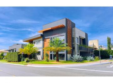 Casa · 468m² · 6 Quartos · 4 Vagas · Condomínio Jardins Madri Linda Casa de Esquina com 6 suítes e 468m² Porteira Fechada