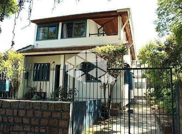 651179_igqvRr1_651179671810c4a2b0e.jpg · Casa 4 dormitórios com pátio no Teresópolis