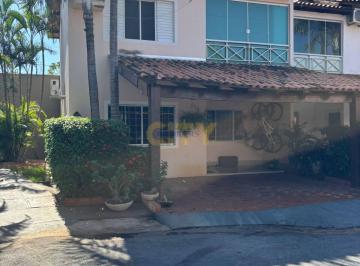 Casa · 3 Quartos · 2 Vagas · Vende-se Sobrado Residencial das Palmeiras (Cidade Alta)