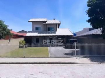Casa · 230m² · 3 Quartos · 2 Vagas · Sobrado no Bairro Ubatuba