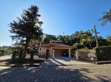 Casa · 130m² · 3 Quartos · CASA DE ESQUINA NO ANITA GARIBALDI COM 3 QUARTOS E AMPLO TERRENO