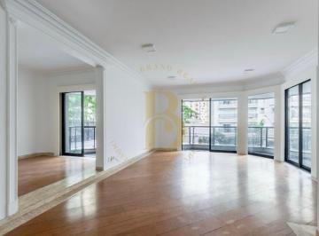 Apartamento · 200m² · 3 Quartos · 3 Vagas · Apartamento com 200.0 m², à venda no bairro Santa Cecilia.