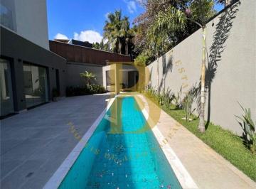 Casa · 900m² · 5 Quartos · 8 Vagas · Casa com 900 m², 5 quartos sendo 5 suítes à venda no bairro Jardim Europa.