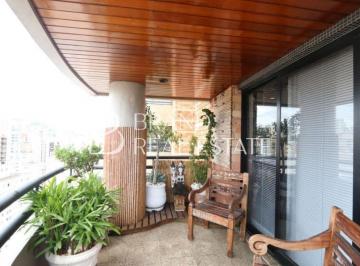 Apartamento · 220m² · 4 Quartos · 4 Vagas · Apartamento com 220 m², 4 quartos sendo 2 suítes à venda no bairro Moema.