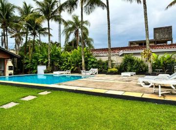 Casa · 298m² · 2 Quartos · 4 Vagas · Casa Próxima ao Mar À Venda Na Praia De Pernambuco Em Guarujá.