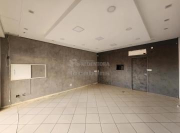 Comercial · 138m² · 1 Quarto · Zona Central Salão comercial com 01 banheiro social.