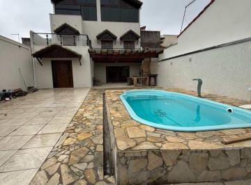 Casa · 220m² · 3 Quartos · 4 Vagas · Casa com 3 quartos, Vila Nova Cintra, Mogi das Cruzes - R$ 750 mil, Cod: 4473