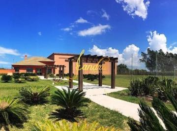Terreno · 482m² · Terreno em condomínio fechado beira de lago