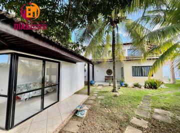 Casa · 200m² · 4 Quartos · 3 Vagas · Casa à venda em condomínio fechado em Piatã