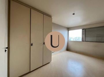 4098bbeaedc0954e4c9c7b34a68490aae13ec75e · Espaço iluminado nas alturas