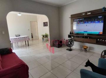 044d224dccd0ab148e226a1175379b96f958eba6 · Casa à Venda de 03 Quartos no Bairro Jardim Antártica em Ribeirão Preto com Quintal.
