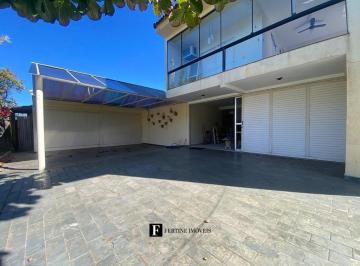 Casa · 960m² · 6 Quartos · 2 Vagas · Sobrado com piscina à venda no Vila Nova