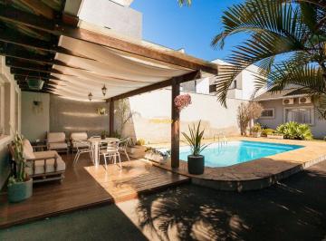 Casa de 3 quartos, Curitiba · Casa com Piscina em Santa Felicidade