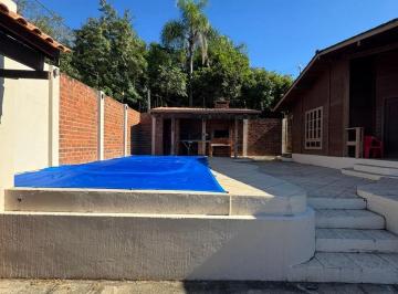 Casa · 221m² · 2 Quartos · 4 Vagas · Casa mista