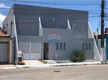 Comercial · 240m² · 3 Quartos · Oportunidade Única: Espaço Comercial com Área Gourmet e Piscina em Candelária - 240m² por R$ 4.000/m