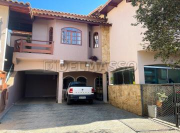 Casa de 3 quartos, Ibiúna · Sobrado Espaçoso no Centro de Ibiúna Disponível para Financiamento!