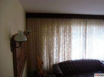 Foto 01 · Imperdível Residência à Venda no Sumaré, São Paulo-SP: 3 Quartos, 1 Suíte, 2 Banheiros, 3 Vagas, 180