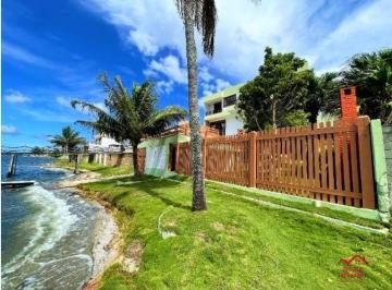 Casa · 512m² · 4 Quartos · 5 Vagas · Casa Cinematográfica à Beira-Mar para Aluguel – Semi Mobiliada e Reformada