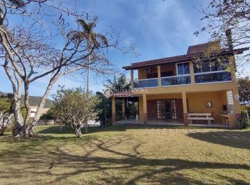 731321_iElD8Z_73132168925b7e54d96.jpg · Duas casas em amplo terreno com vista mar na Praia de Cima - ideal para moradia ou investimento!