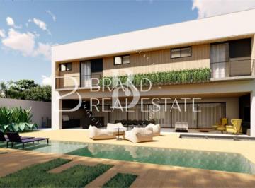 Casa · 515m² · 4 Quartos · 6 Vagas · Casa moderna e com espaço gourmet, em condomínio fechado na Chácara Santo Antônio.