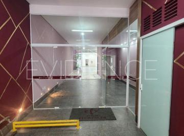 Comercial · 300m² · 2 Vagas · Oportunidade Única na Rua Azevedo Soares Imóvel Comercial de 300m²