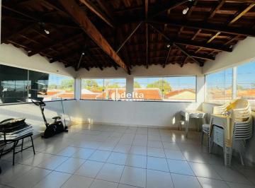 Casa · 250m² · 5 Quartos · 4 Vagas · Casa residencial com 5 quartos sendo 2 suítes disponível para venda no bairro São Jorge em Uberlândi