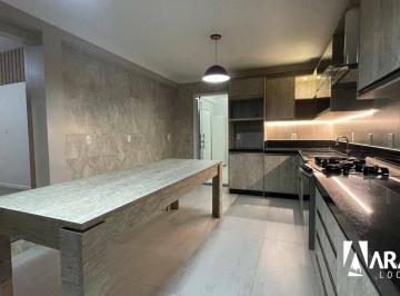 e5b728a176f6732b5860d5badad20e6850dab515 · Casa com 3 dormitórios para alugar no Centro de Navegantes