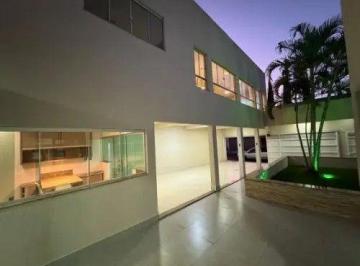 Casa · 274m² · 4 Quartos · 2 Vagas · Sobrado à venda, 274 m² por R$ 750.000,00 - Planalto - Uberlândia/MG