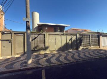 Casa · 336m² · 5 Quartos · 4 Vagas · Casa Padrão em Araraquara