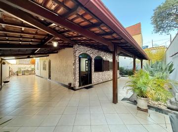 Casa de 4 quartos, Belo Horizonte · Casa a venda no Santa Amélia