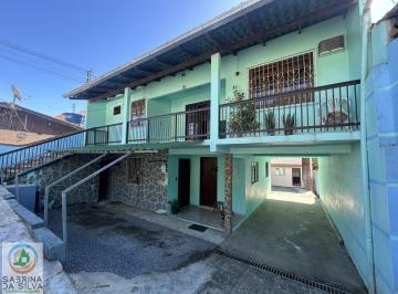 Casa · 300m² · 9 Quartos · 4 Vagas · Para Investidores – Imóvel com 4 Unidades Residenciais!