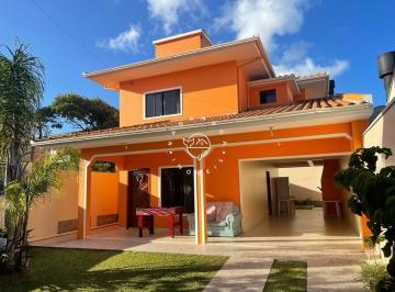 Casa · 160m² · 4 Quartos · 3 Vagas · Excelente oportunidade! Casa com 4 suítes no Centro de Garopaba/SC a 150m do mar