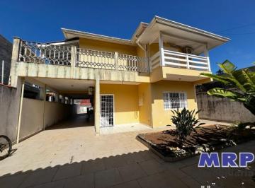 Foto 01 · Casa em Ubatuba tipo sobrado com Piscina à 100m da Praia da Maranduba!