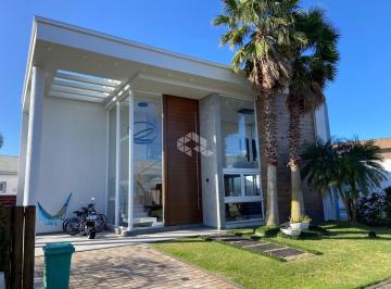 Casa · 277m² · 4 Quartos · 2 Vagas · Sobrado com 4 suítes, sendo 1 master com hidromassagem, mobiliado e decorado no condomínio fechado L
