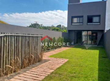 Casa · 195m² · 3 Quartos · 3 Vagas · Sobrado em  Rua Vila do Conde - Laranjal - Pelotas/RS