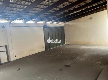 Casa · 275m² · 4 Quartos · 2 Vagas · Casa disponível para venda no bairro Segismundo Pereira em Uberlândia MG