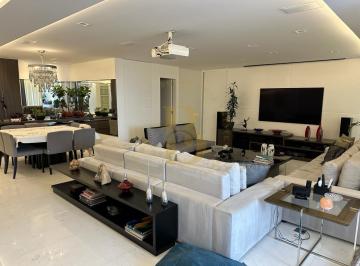 Apartamento · 197m² · 3 Quartos · 2 Vagas · Apartamento com 197 m², 3 quartos sendo 1 suíte à venda no bairro Higienópolis.