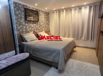 Casa · 165m² · 6 Quartos · 3 Vagas · Casa reformada no bairro Vista verde com 6 dormitórios sendo três na casa principal
