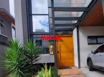 Casa · 279m² · 4 Quartos · 2 Vagas · Sobrado em Condomínio Aruanã - 4 dorm. 2 suites - 278 m²