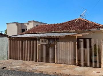 Casa · 190m² · 2 Quartos · 2 Vagas · Casa com Edícula Bairro Solo Sagrado