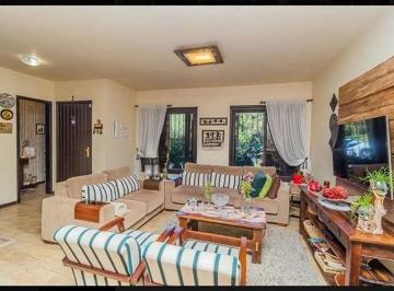 Casa · 280m² · 3 Quartos · 3 Vagas · Casa em Espírito Santo