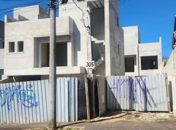 Casa · 149m² · 3 Quartos · 2 Vagas · Sobrado Alto Padrão para Venda em Uberaba Curitiba-PR