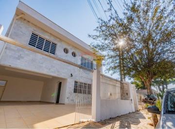 Casa · 247m² · 4 Quartos · 4 Vagas · Localização estratégica próximo ao Shopping e versátil para morar ou investir!