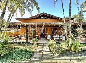 Casa · 503m² · 3 Quartos · 11 Vagas · Fazendinha - TÉRREA! PORT. FECHADA, 3sts, piscina, gourmet!