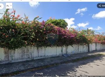 Casa · 171m² · 4 Quartos · 10 Vagas · Casa ampla  no Parque Manibura  com 12 vagas de estacionamento.