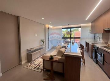 Apartamento · 56m² · 1 Quarto · 2 Vagas · RE/MAX aluga apartamento de 56 m², novo, mobiliado e equipado, com 1 suíte, lavabo e 02 vagas de gar
