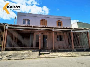 d49295b3812043b5cc0fc7e72efeecf91a9201af · Casa duplex (sobrado) + casa de fundo, 7 quartos no total. Inf.: (61) 9.8300-2010